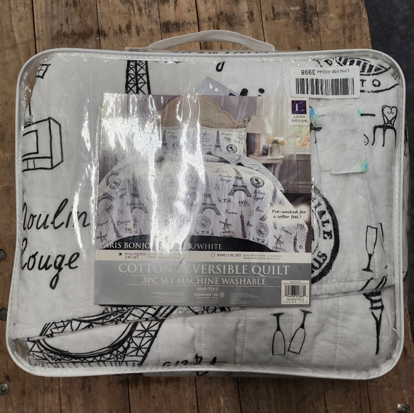 Comforter - Picture 3 of 3